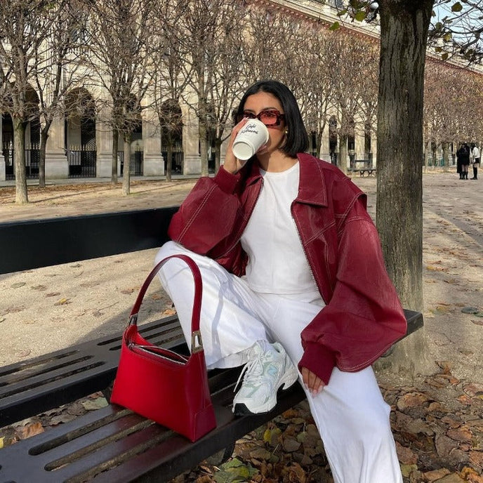 Crimson Chic Kunstleder Jacke - Stilvolle Oversized Jacke für einen auffälligen Look in Rot