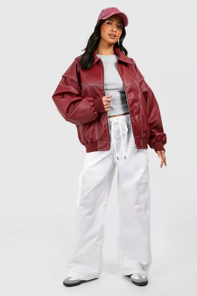 Crimson Chic Kunstleder Jacke - Stilvolle Oversized Jacke für einen auffälligen Look in Rot